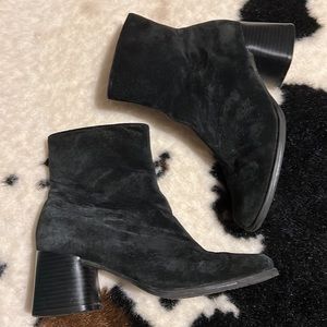 Shelia black suede bootie size 6.5
